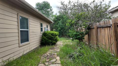 14407 Barn Court Elmendorf TX 78112