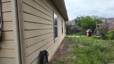 14407 Barn Court Elmendorf TX 78112