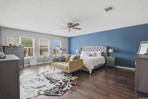 1915 Emerald Mist San Antonio TX 78230
