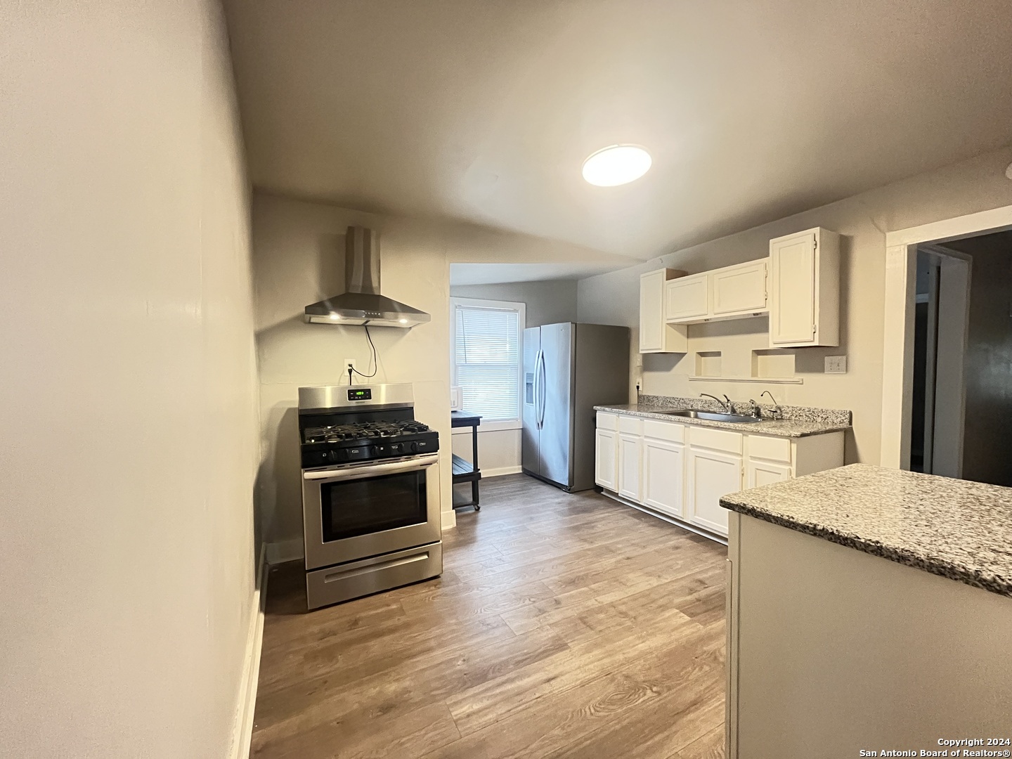 621 S Elmendorf San Antonio TX 78207