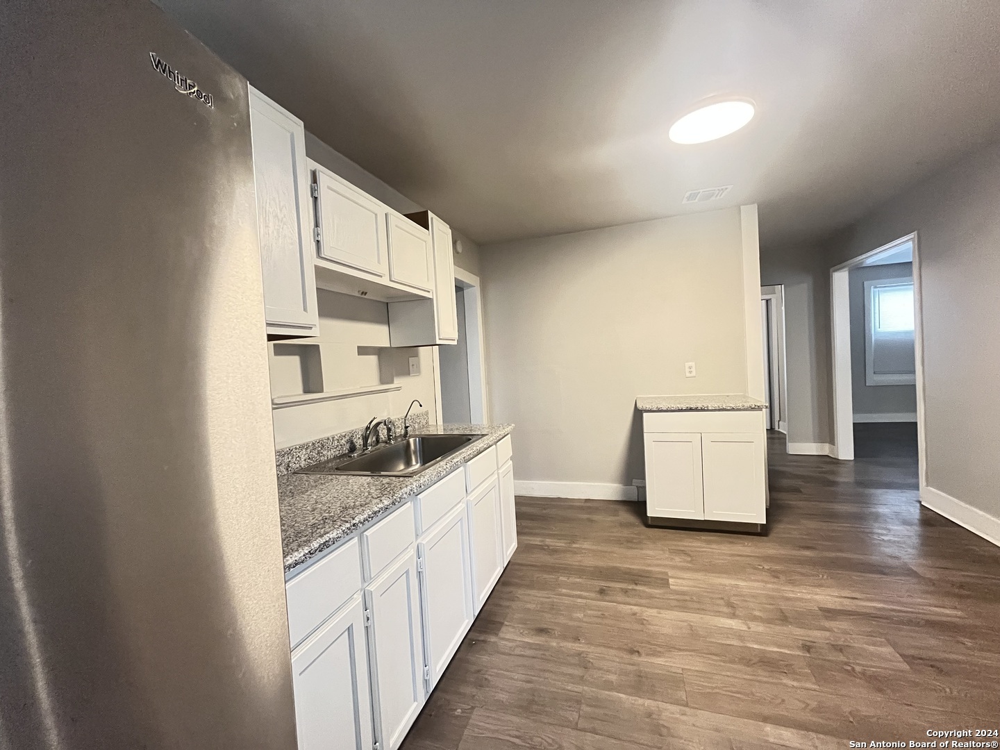621 S Elmendorf San Antonio TX 78207