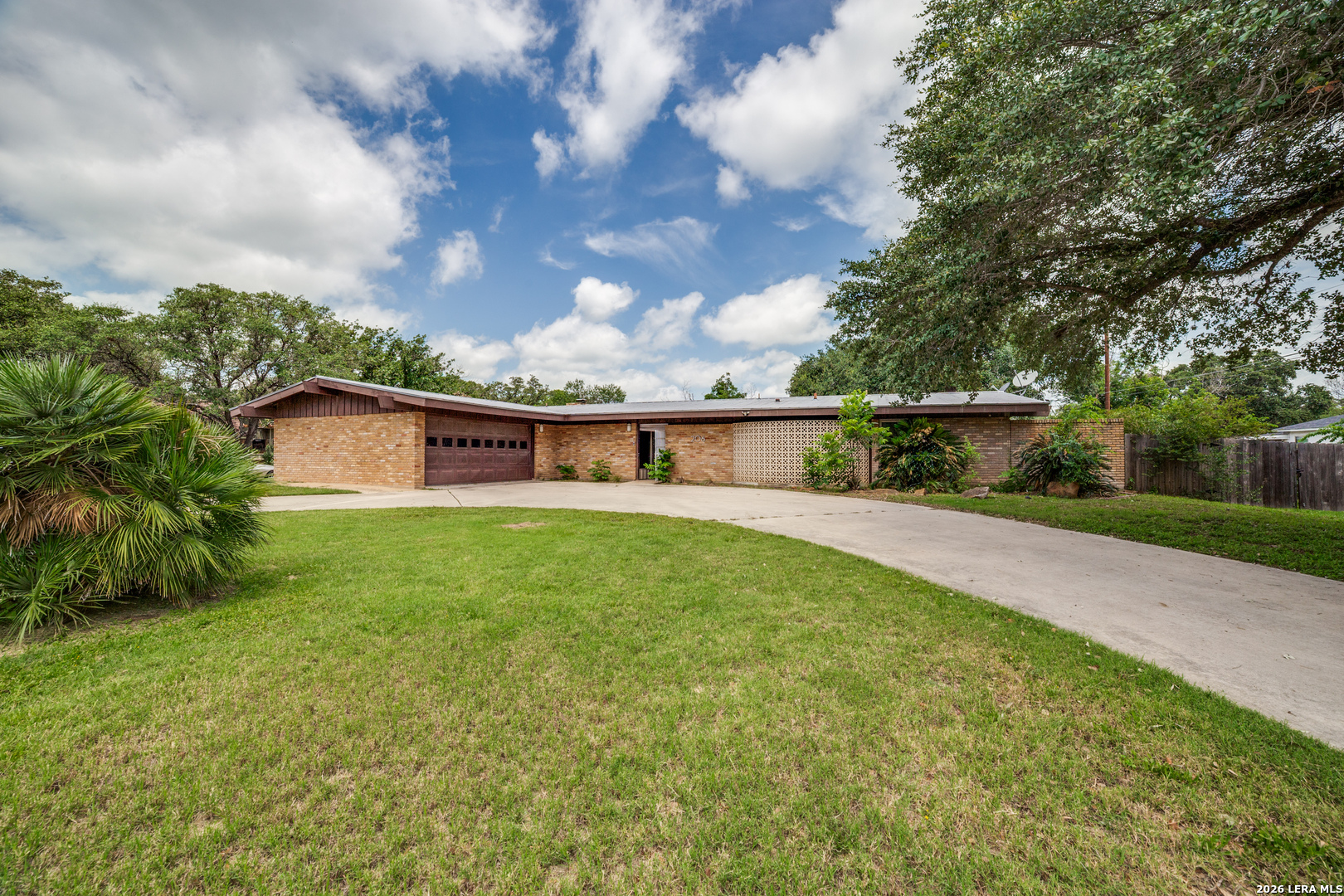 206 Jay Drive Devine TX 78016