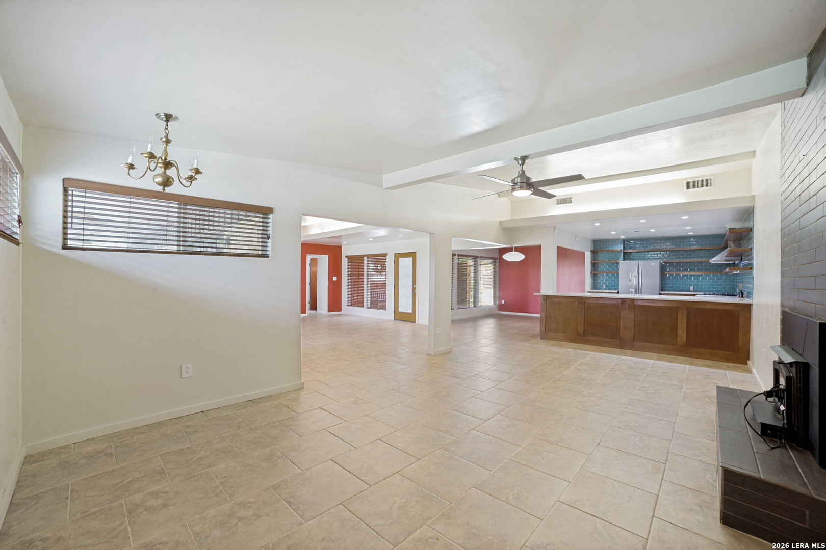206 Jay Drive Devine TX 78016