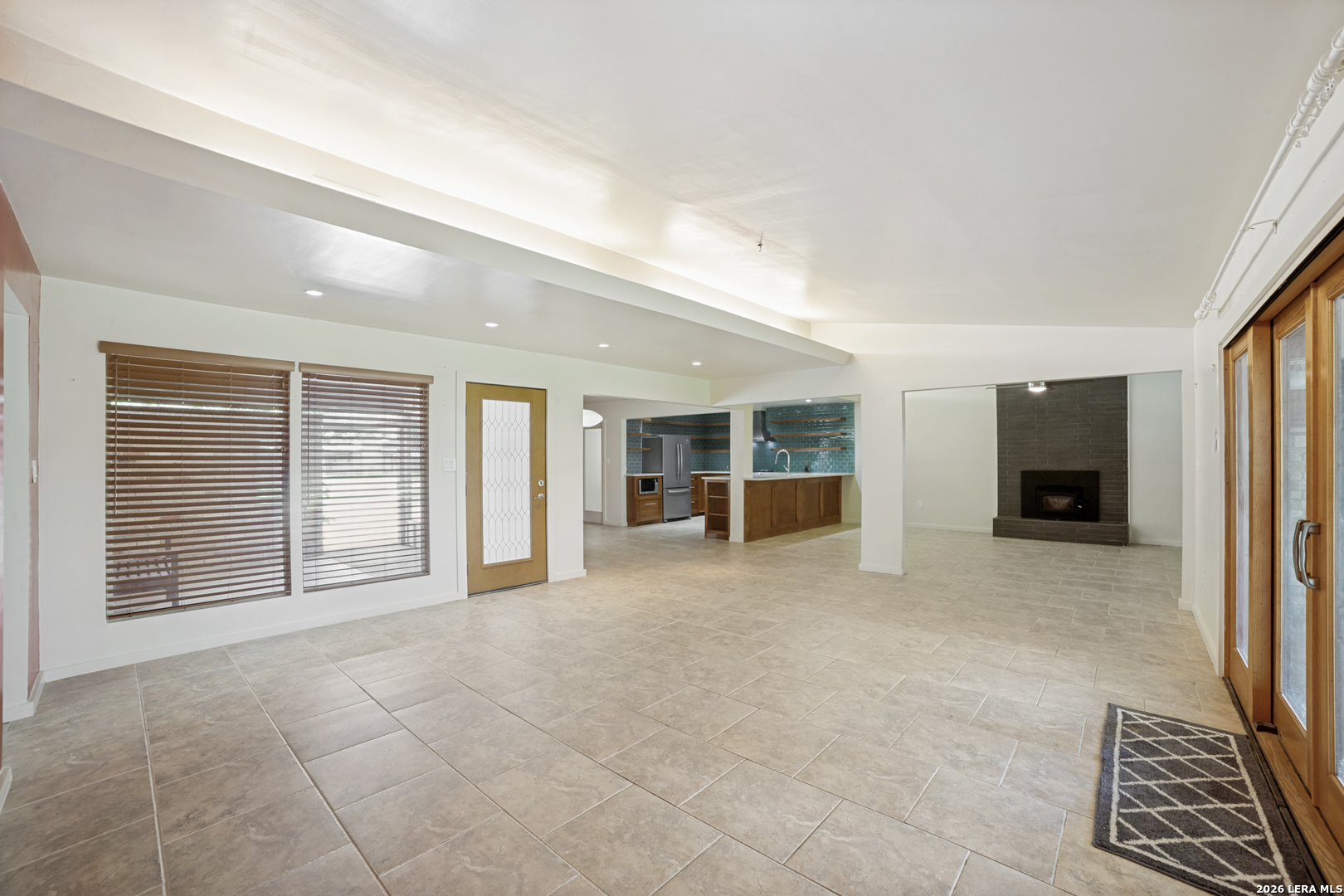 206 Jay Drive Devine TX 78016