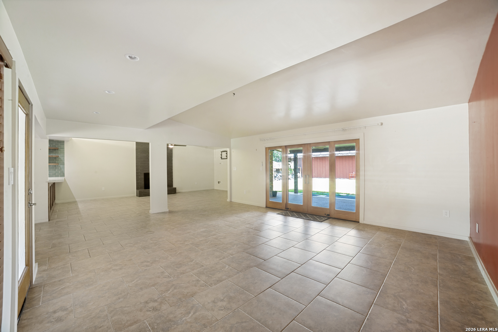 206 Jay Drive Devine TX 78016
