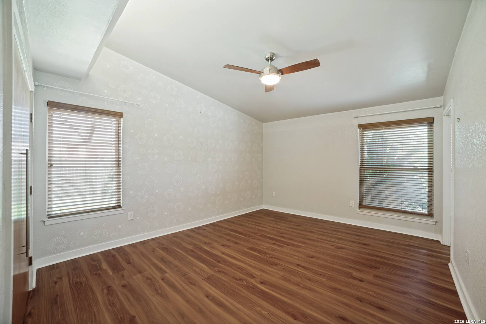 206 Jay Drive Devine TX 78016
