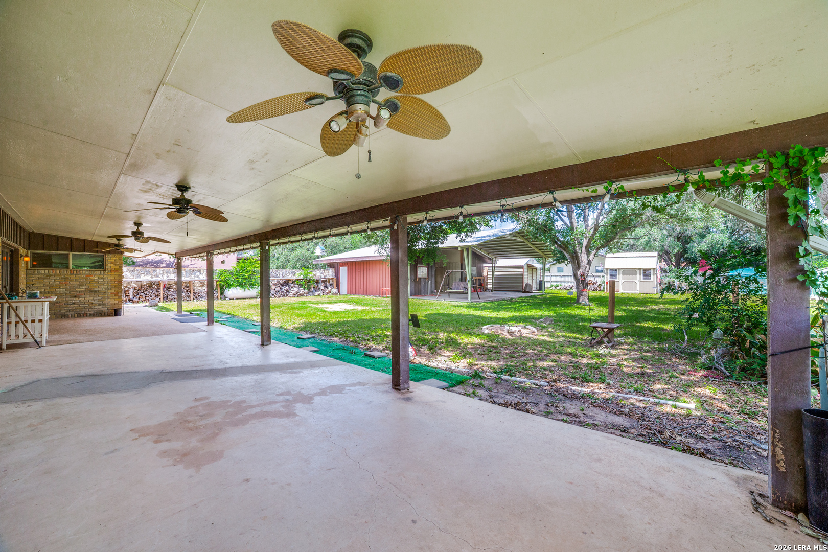 206 Jay Drive Devine TX 78016