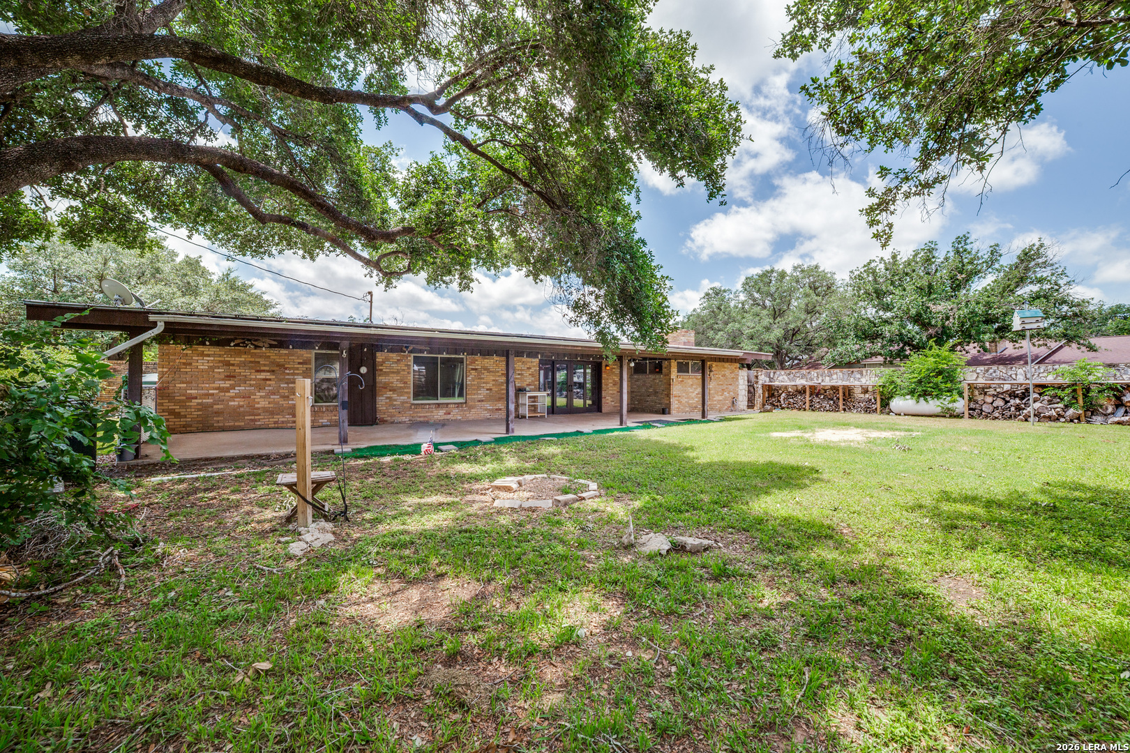 206 Jay Drive Devine TX 78016