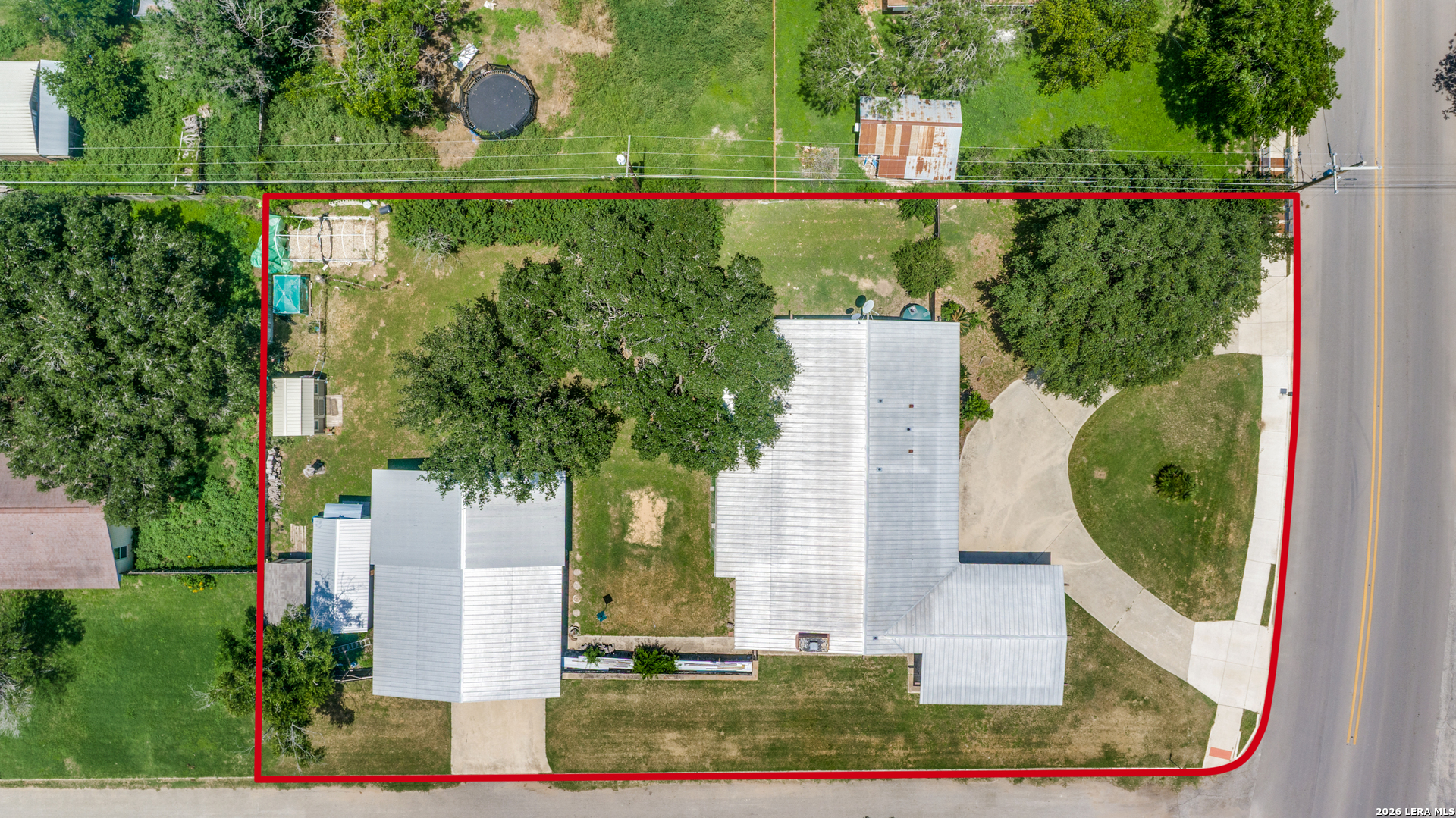 206 Jay Drive Devine TX 78016