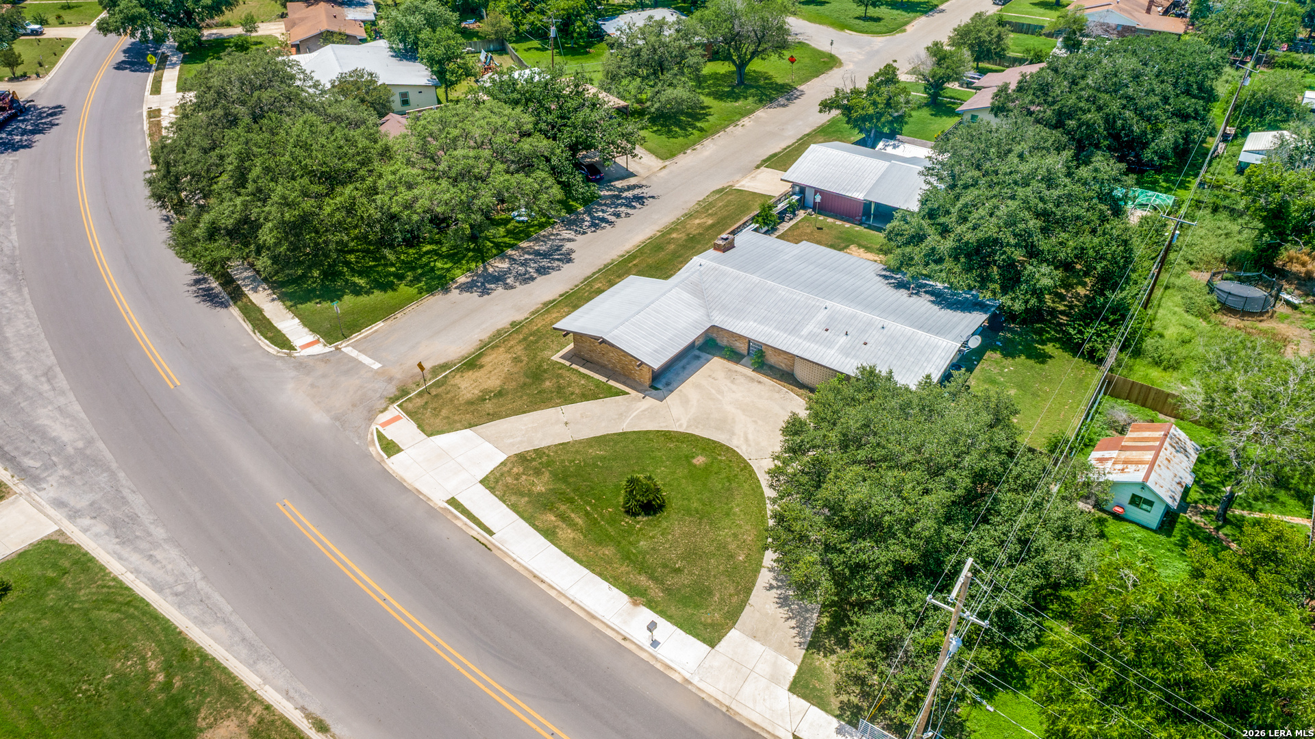 206 Jay Drive Devine TX 78016