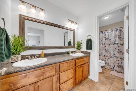 505 Olive Street Jourdanton TX 78026