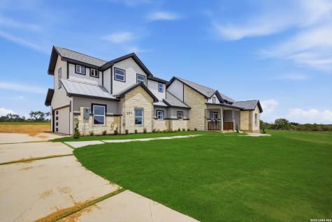 207 Hidden Ranch Floresville TX 78114