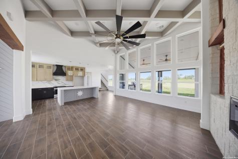 207 Hidden Ranch Floresville TX 78114