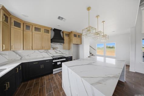 207 Hidden Ranch Floresville TX 78114