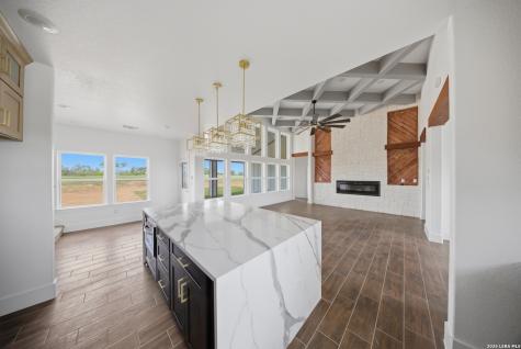 207 Hidden Ranch Floresville TX 78114