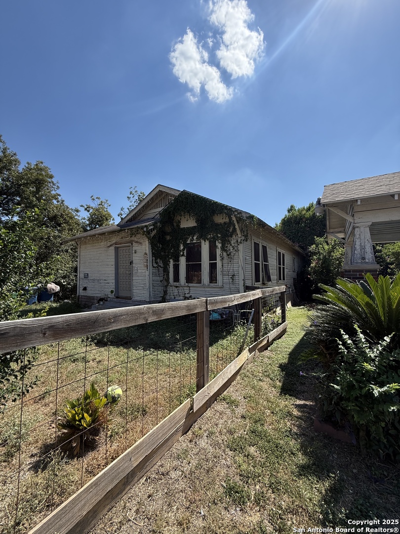 1614 Virginia San Antonio TX 78203