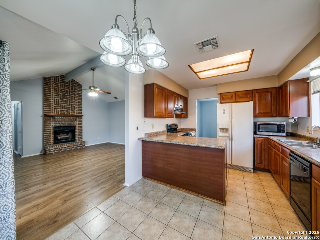 206 Meadowland Universal City TX 78148