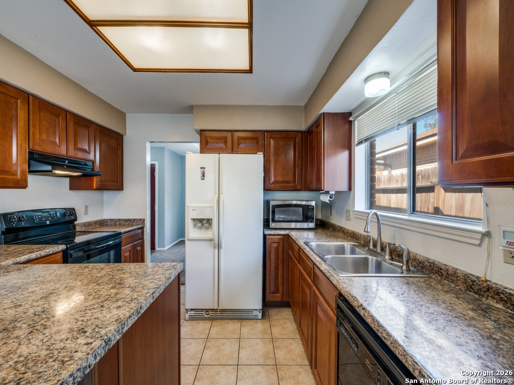 206 Meadowland Universal City TX 78148