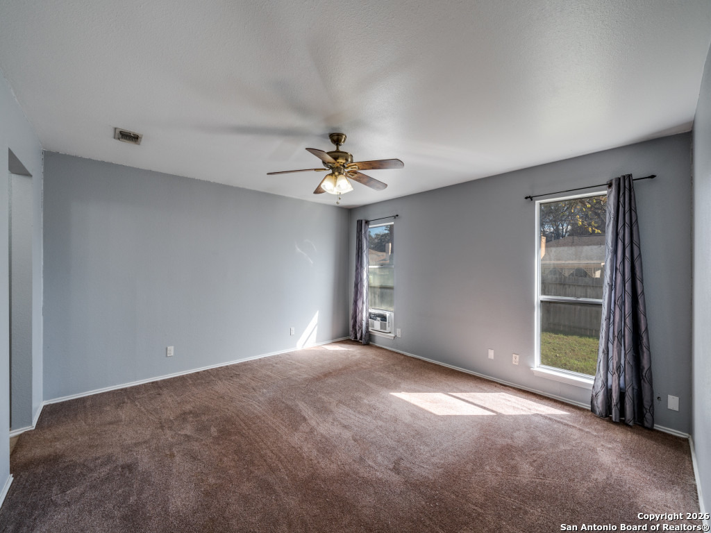 206 Meadowland Universal City TX 78148
