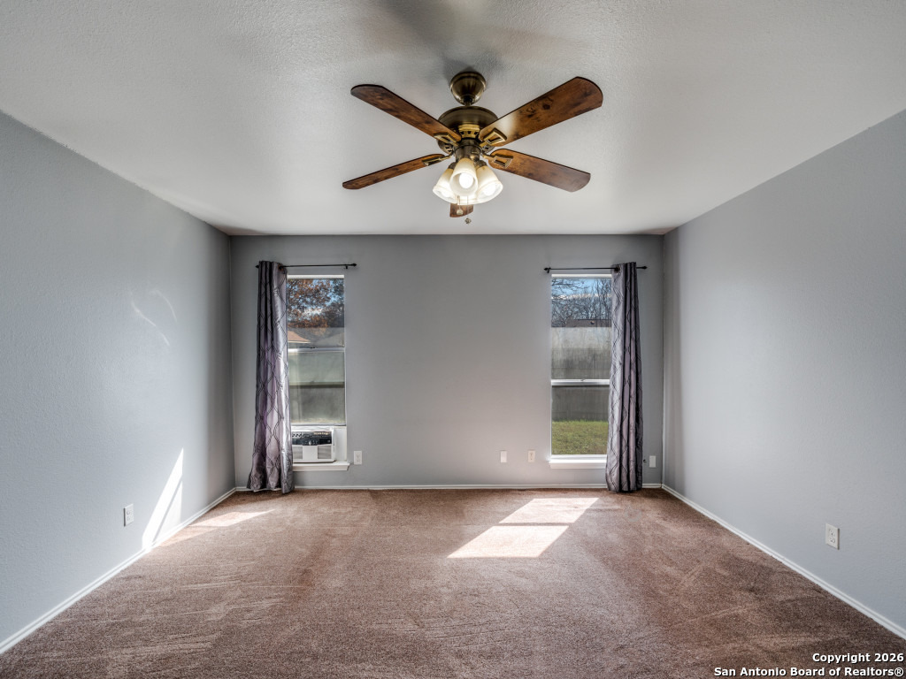 206 Meadowland Universal City TX 78148
