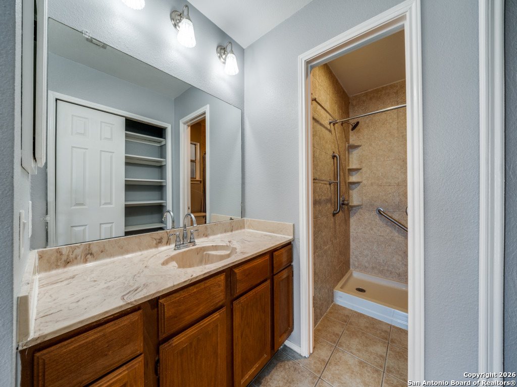 206 Meadowland Universal City TX 78148