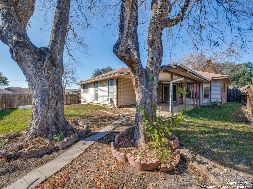 206 Meadowland Universal City TX 78148