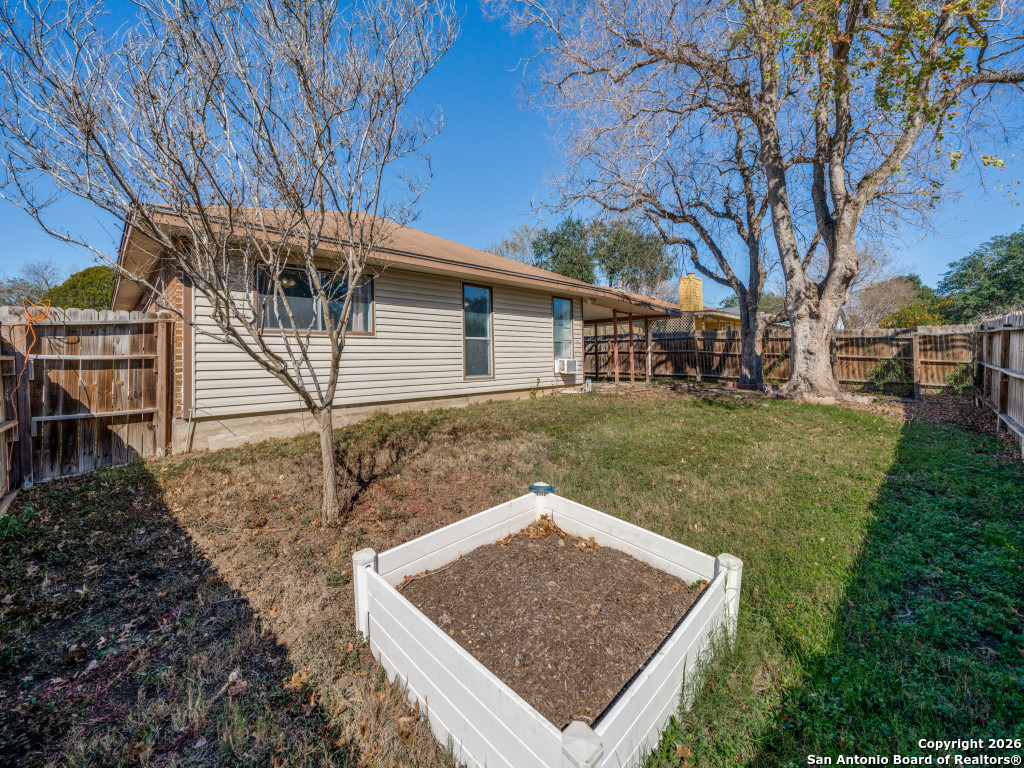 206 Meadowland Universal City TX 78148