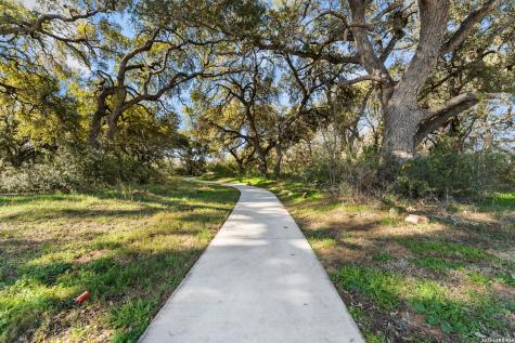 1008 Amber Lake Seguin TX 78155