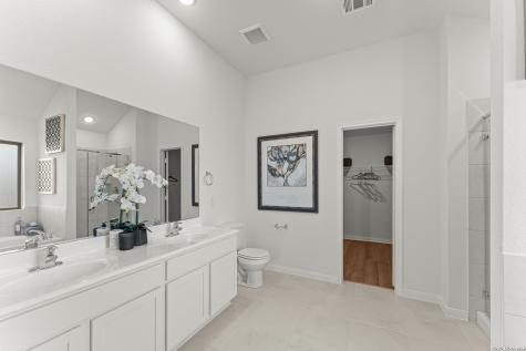 1008 Amber Lake Seguin TX 78155