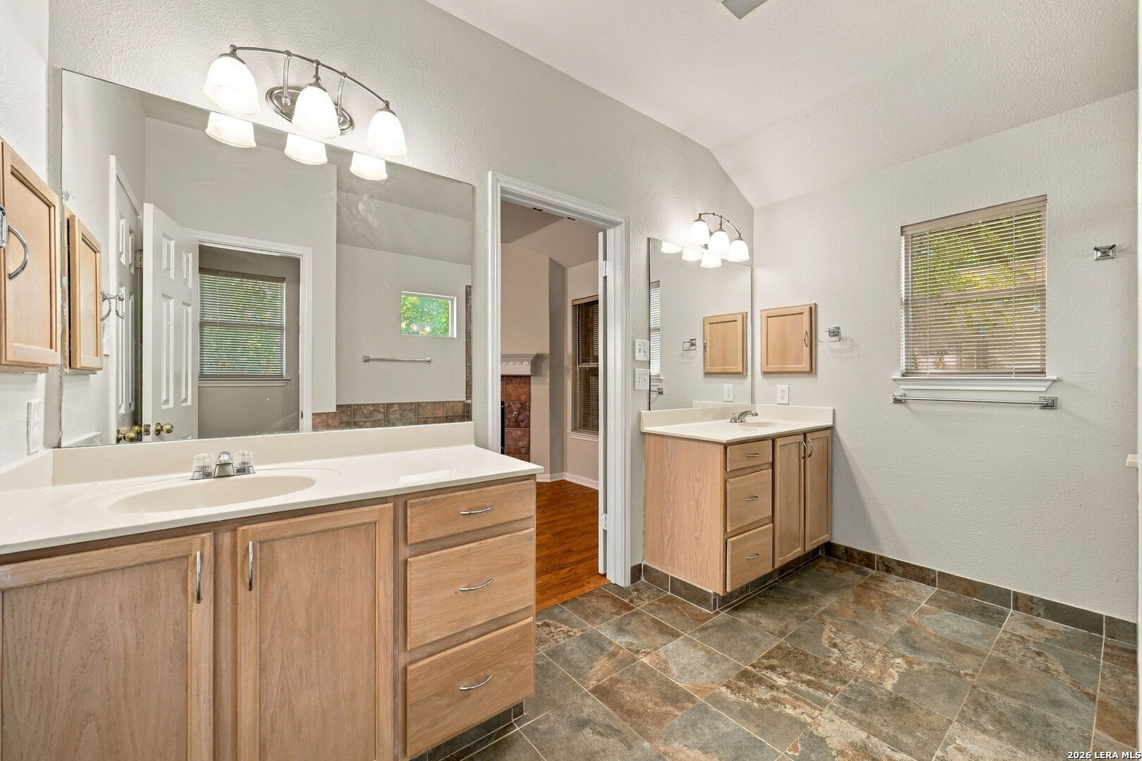 6334 Parkland Oaks Drive San Antonio TX 78240