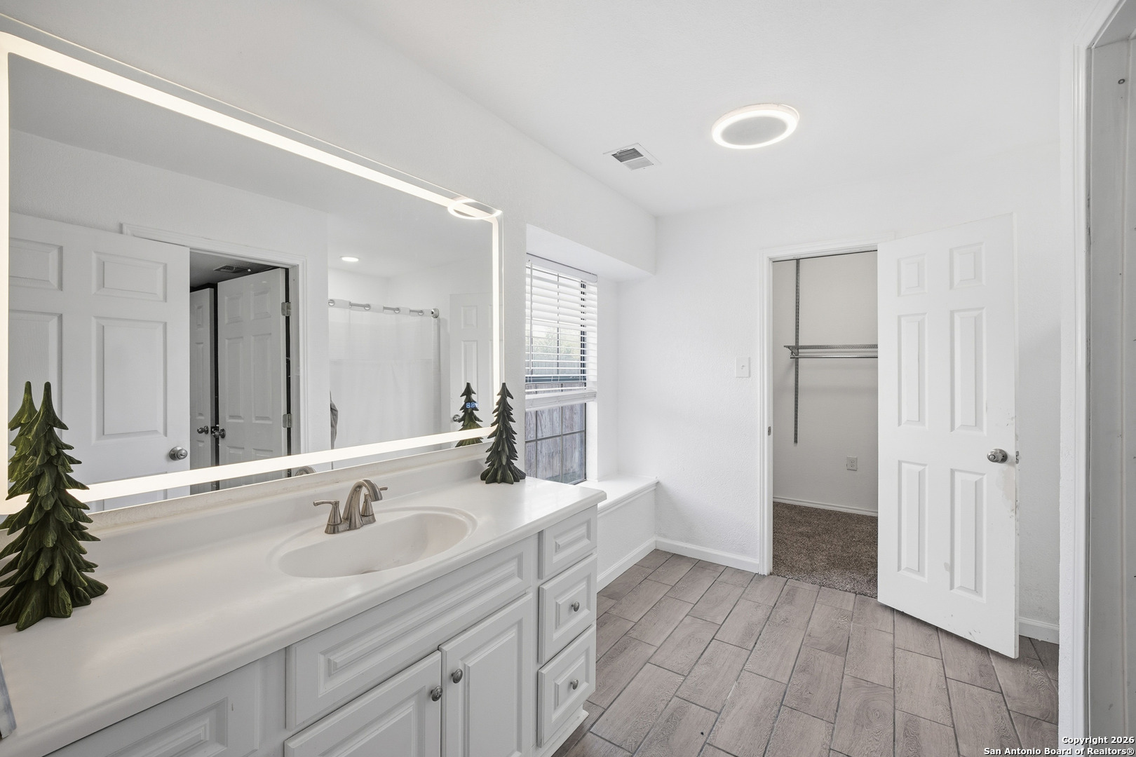 301 Cypressgarden San Antonio TX 78245