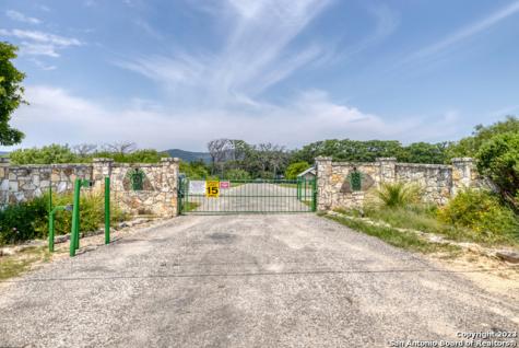 28 N River Place Road Rio Frio TX 78879