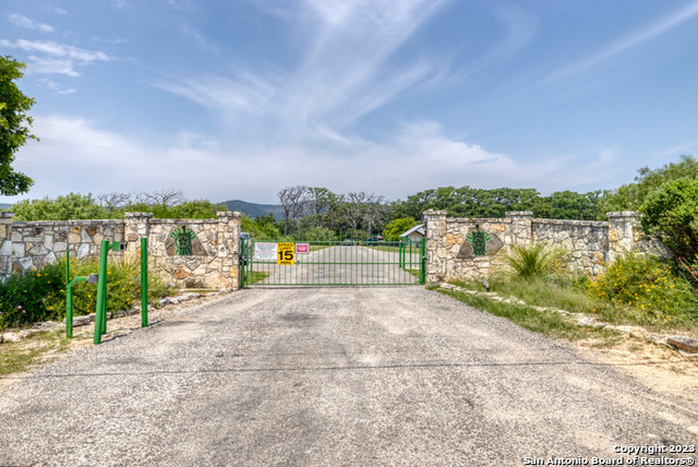 28 N River Place Road Rio Frio TX 78879