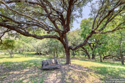 28 N River Place Road Rio Frio TX 78879