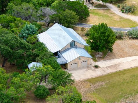 28 N River Place Road Rio Frio TX 78879