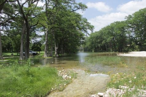 28 N River Place Road Rio Frio TX 78879