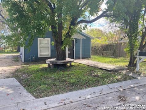 1703 N Camp Street Seguin TX 78155