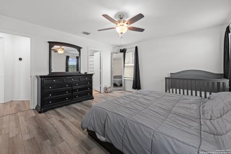 11221 Amberina San Antonio TX 78245