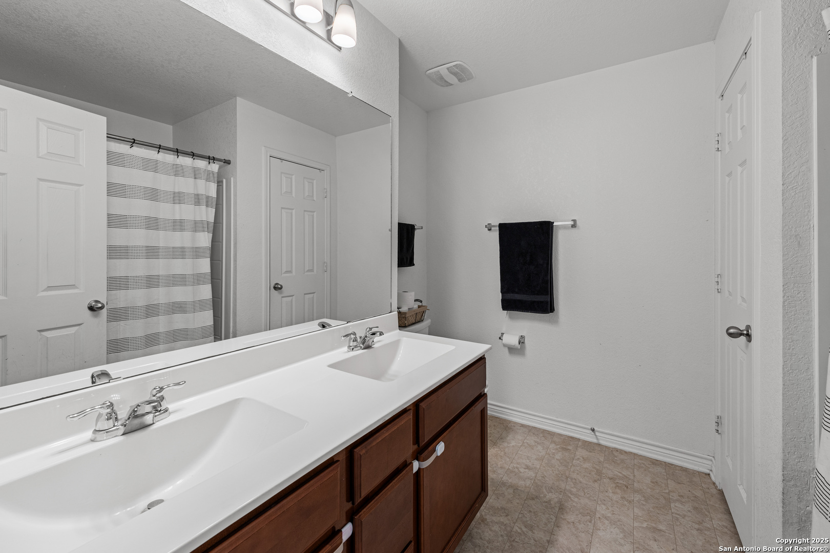11221 Amberina San Antonio TX 78245
