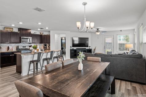 11221 Amberina San Antonio TX 78245