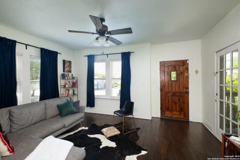 636 W Hollywood Avenue San Antonio TX 78212