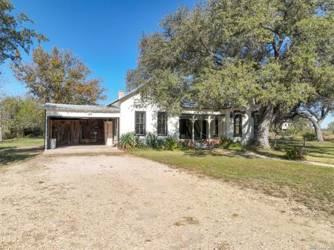 7150 County Road 429 Dhanis TX 78850