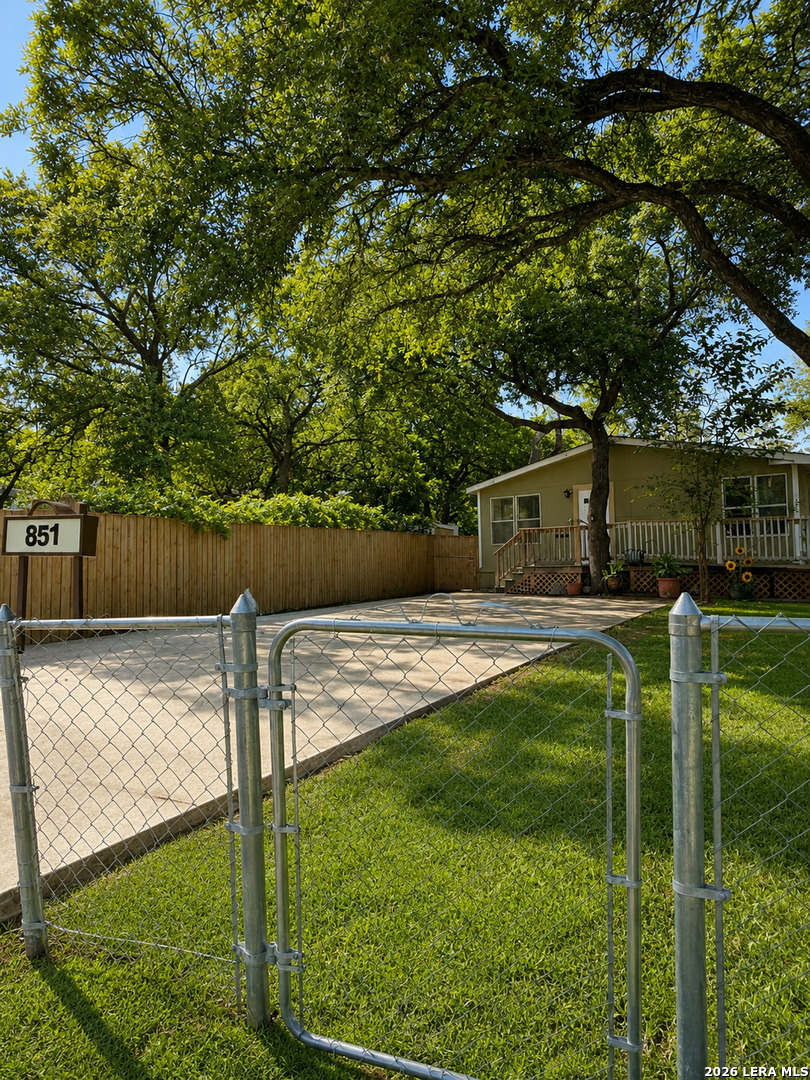 851 Redcloud Drive San Antonio TX 78260