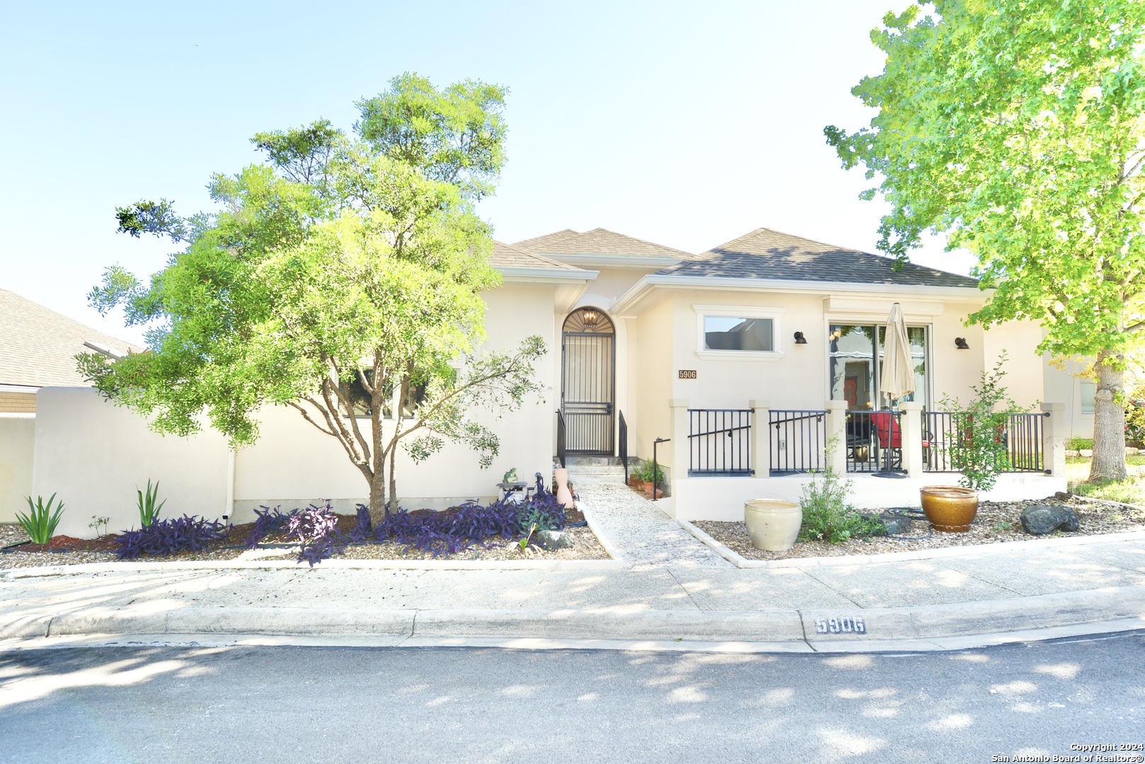 5906 Crescent Falls Windcrest TX 78239