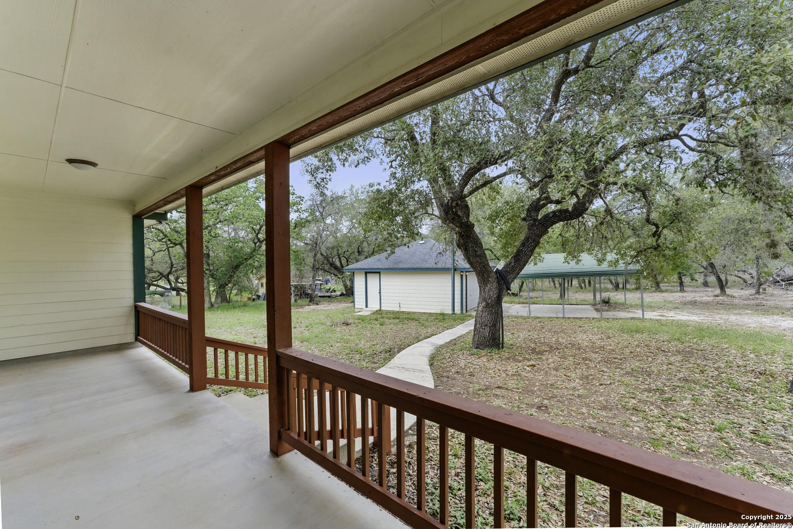 163 Montesito Lane Floresville TX 78114