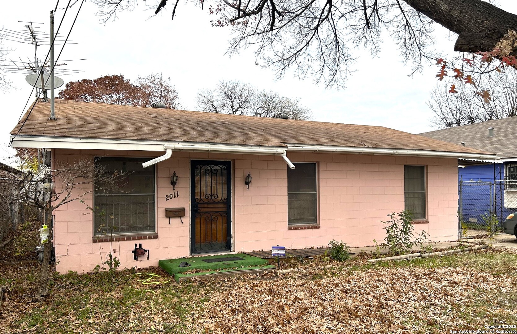 2011 Leal Street San Antonio TX 78207