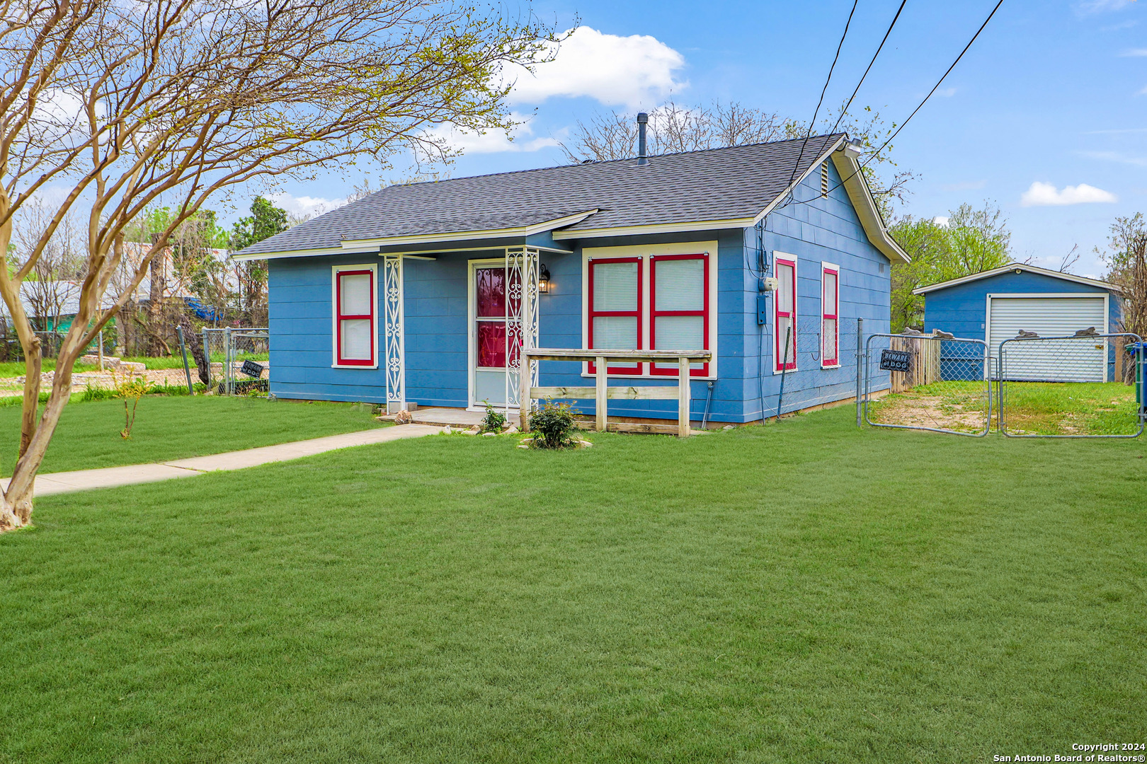 702 W Pyron Avenue San Antonio TX 78221