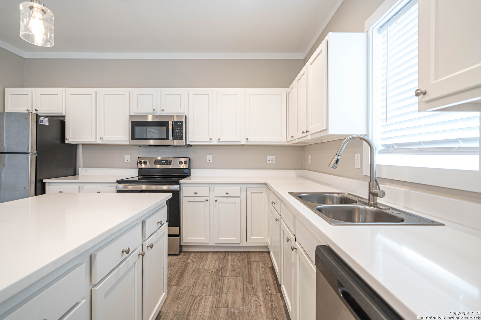 1420 Burleson San Antonio TX 78202