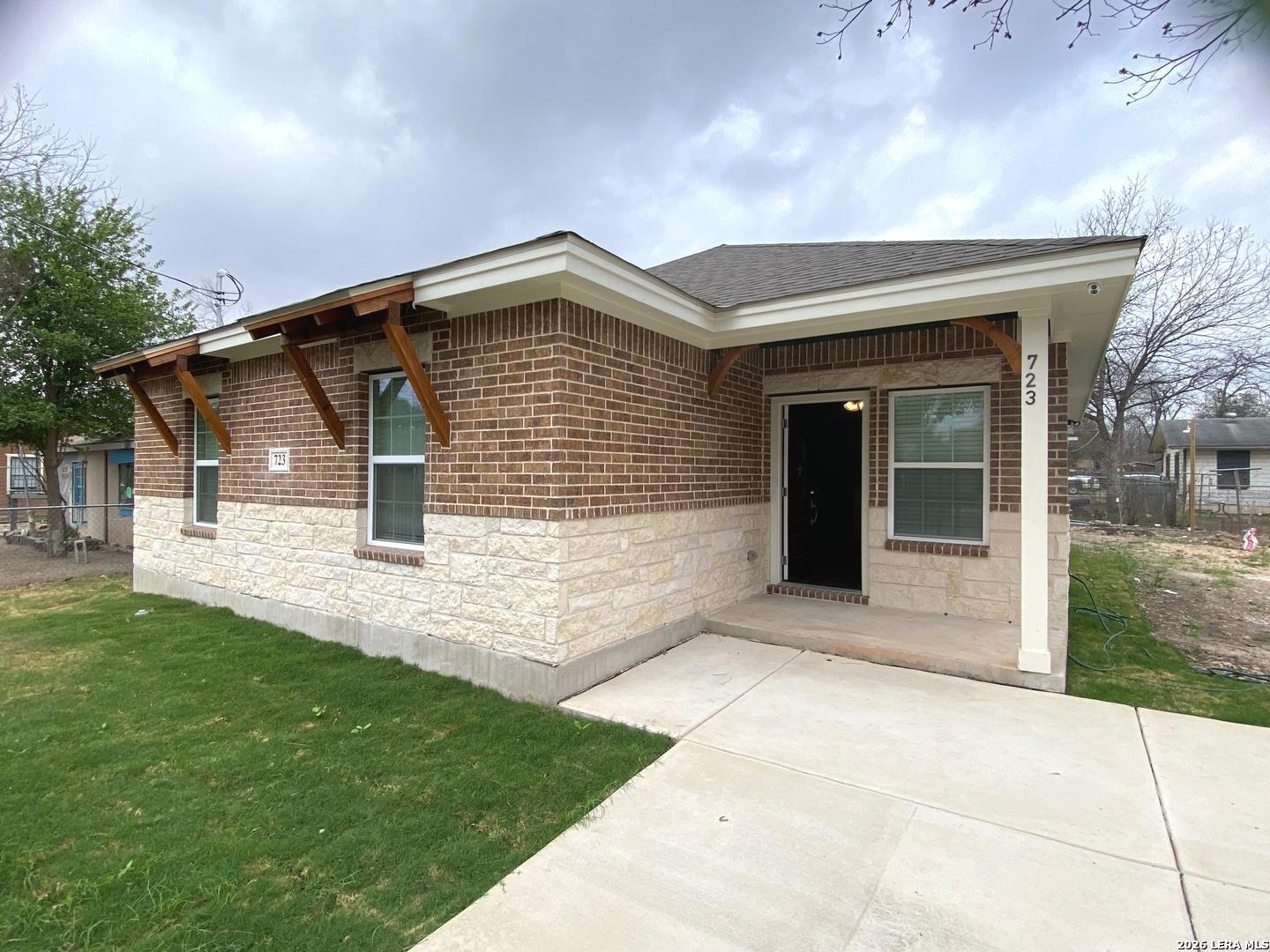723 S San Bernardo Avenue San Antonio TX 78237