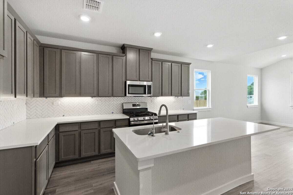 1896 Split Rock New Braunfels TX 78130